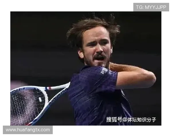 穆泰逆袭梅德韦杰夫爆冷晋级网球大师赛八强震惊赛场